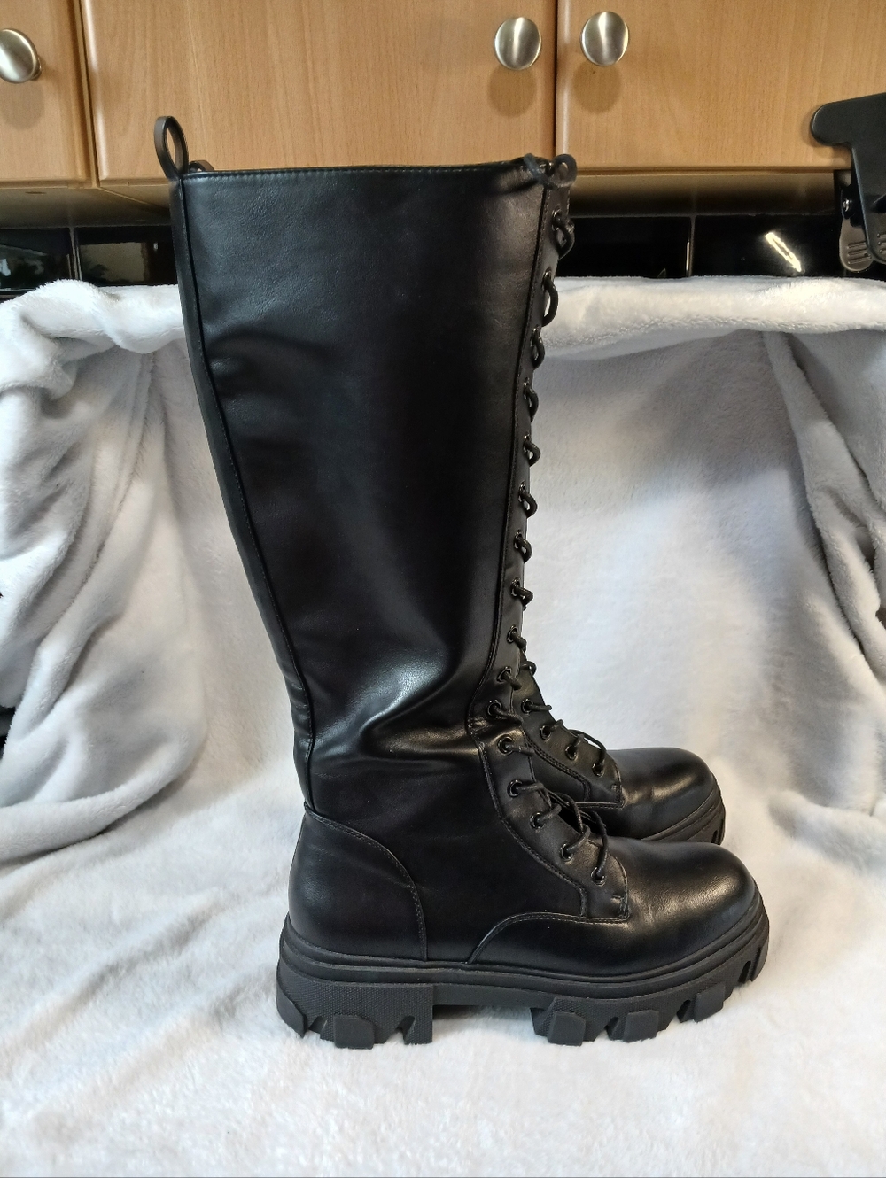 Dream Pairs Size 10 Stomper Boots - Picture 4 of 5